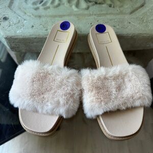 Dolce Vita Gaia Creamy White Faux Fur Slip On Slide Sandal Size 8.5 NWOB